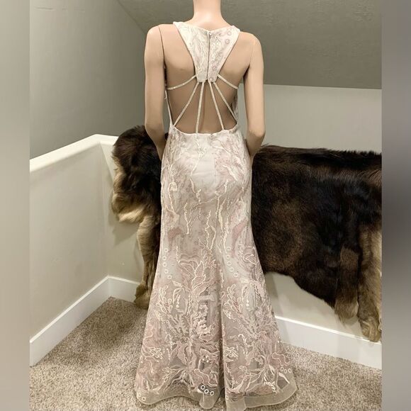 Stunning Custom Embroidered & Sequined Floral Lace Sexy Back Fishtail Gown - Picture 10 of 14